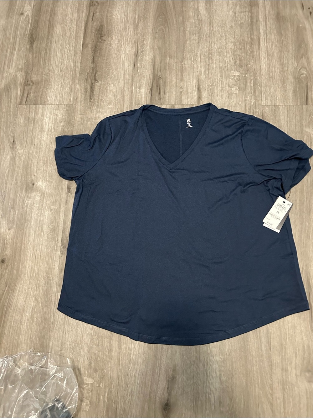 ID Ideology Women's V-Neck Tee - Navy, Curved-Hem size 1X, Brand New